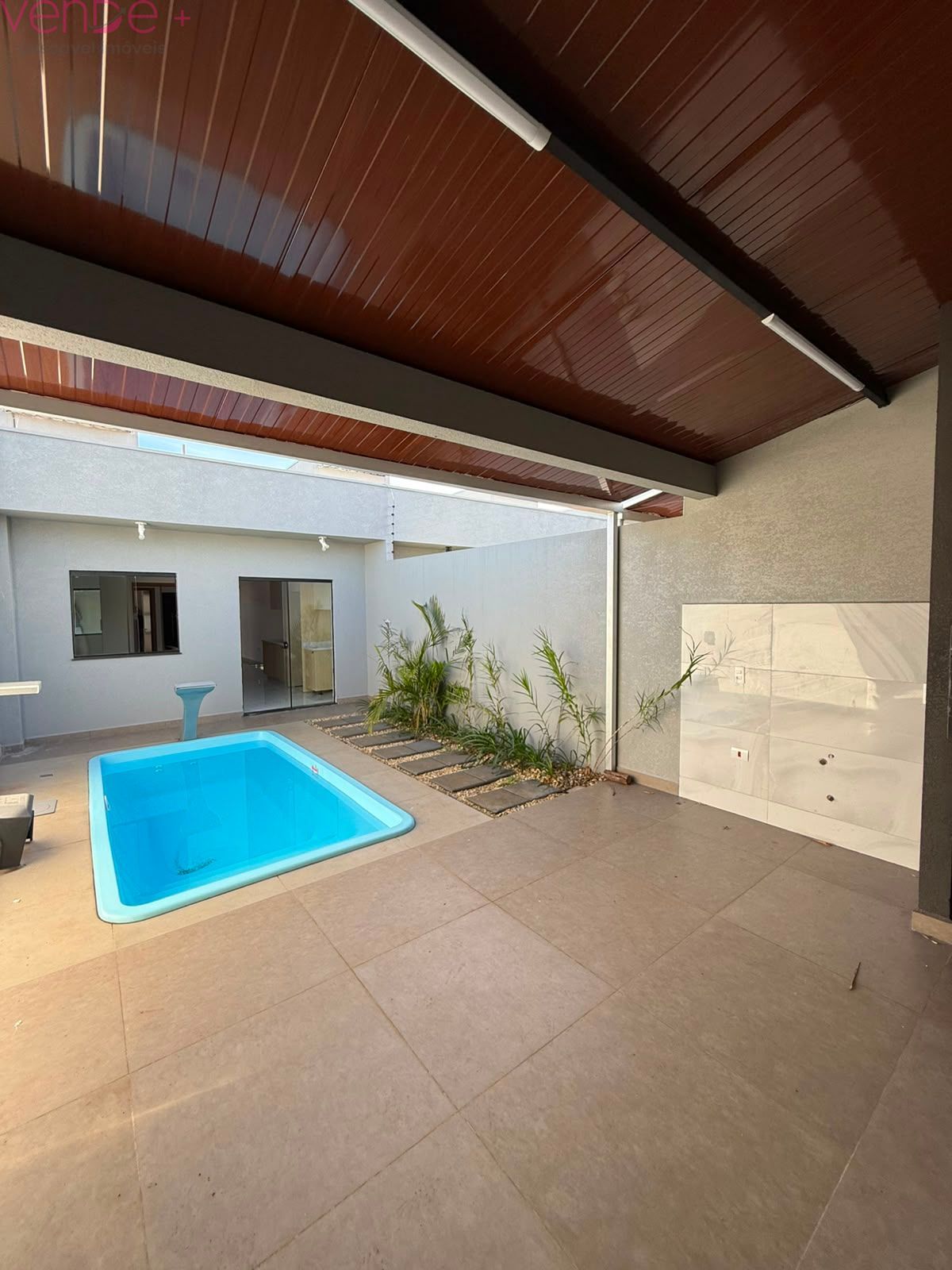 Casa terrea semimobiliada com piscina - R$420.000,00 - foto 3